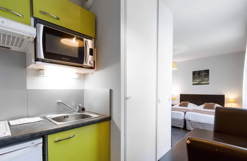 Pau Nord House | Comfortable Stay at All Suites Appart Hotel Pau with Spa