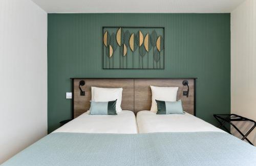 Noisy-le-Grand Apartment | Pet-Friendly All Suites in Noisy Le Grand with Pool