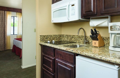 Lake Havasu City Resort | Home Away From Home with Ocean View & Spa Amenities