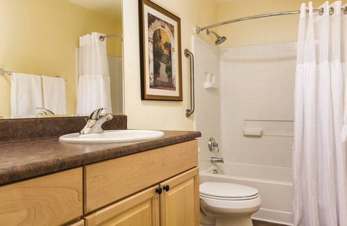 Las Vegas Resort | Feel at Home with Pool, Spa & Family-Friendly Comforts