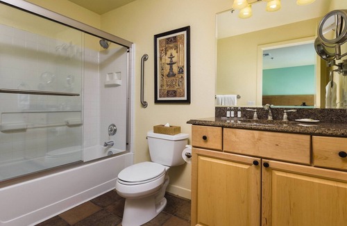 Las Vegas Resort | Experience Home Comforts with Pool and Spa Amenities