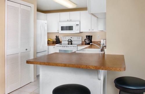Oceanside Resort | Home Comforts with Ocean View & Spa - Rated 10/10!