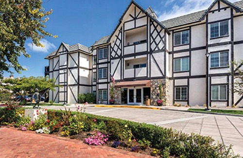 Solvang Resort | Home Comforts with Pool, Spa & 10/10 Guest Rating!