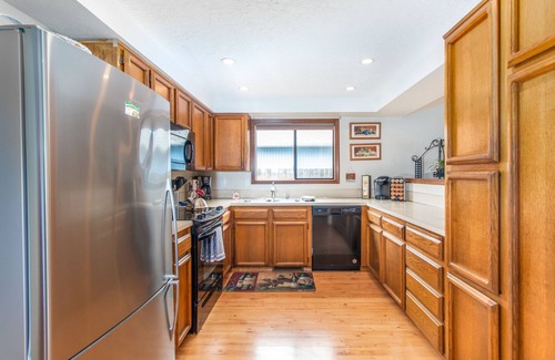Keizer House | Home-Like Comfort in Salem: Family-Friendly Getaway