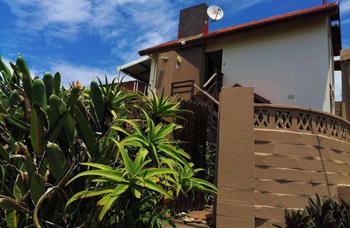 Ramsgate Beach Apartment | Experience All the Tides - Hi Tide with Oceanfront Views