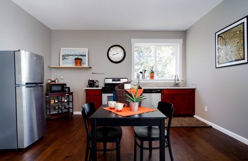 Happy Valley Apartment | Unmatched Views: Your Private BnB with Breakfast Included