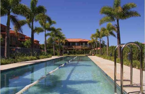 Robina Apartment | Comfortable Studio Near Bond Uni with Pool and Spa