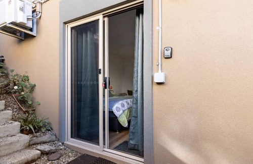 Robina Apartment | Comfortable Studio Near Bond Uni with Pool and Spa
