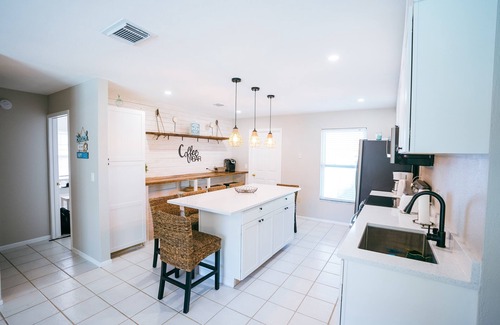 Lake Sarasota House | Feel Right at Home: Pet-Friendly Stay with Pool & Spa
