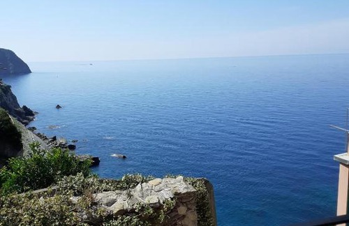 Manarola House | Discover Alla Porta Rossa: Pool, Breakfast & 9/10 Rated