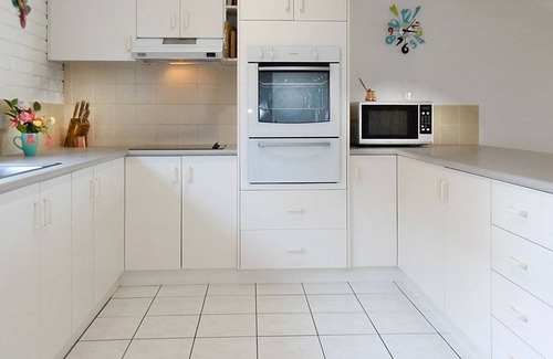 Merimbula House | Allara 1 - Close to shops & Bowling Club