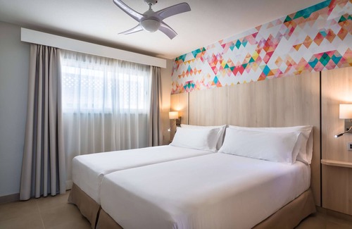 Guia de Isora Hotel | Relax at Allegro Isora: 4-Star Hotel with Pool & Spa