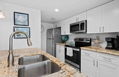 Harbor Oaks Condo | Allegro North Condos: Oceanfront Retreat with Family Amenities