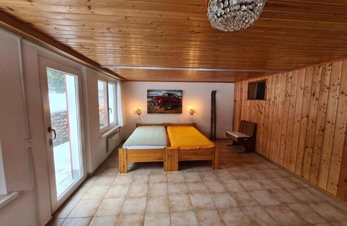 Saas-Balen Apartment | Idyllic Retreat with Pet-Friendly Amenities, Rated 10/10!