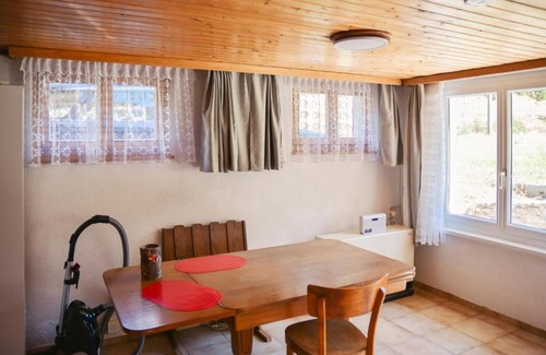 Saas-Balen Apartment | Idyllic Retreat with Pet-Friendly Amenities, Rated 10/10!