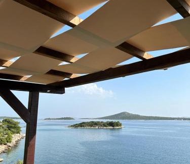 Tkon House | Secluded Beach House Robinson with Ocean Views and Family Comfort