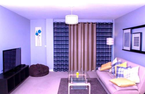 Coventry City Centre Apartment | Elegant Allen Apartment with Spa & Restaurant Amenities