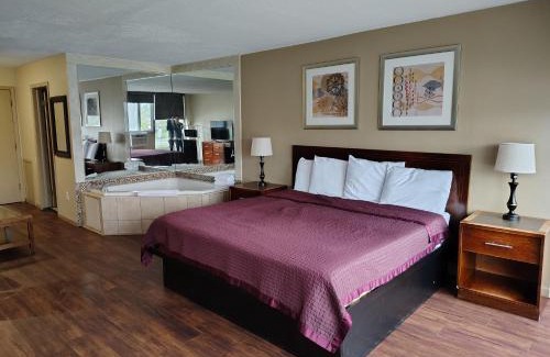 Allen Park Hotel | Comfortable Stay at Allen Park Motor Lodge with Hot Tub