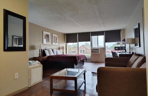 Allen Park Hotel | Comfortable Stay at Allen Park Motor Lodge with Hot Tub
