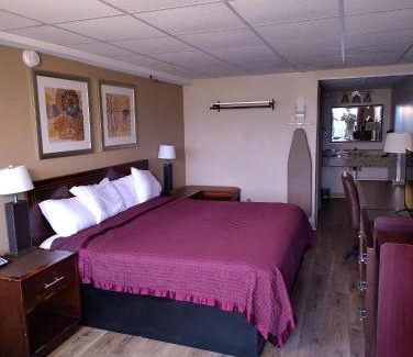 Allen Park Hotel | Comfortable Stay at Allen Park Motor Lodge with Hot Tub