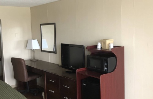 Allen Park Hotel | Discover Allen Park Motor Lodge with Family-Friendly Amenities