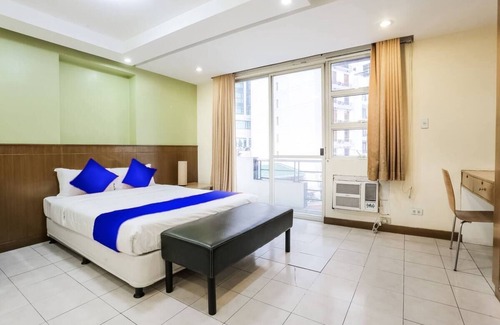Makati Hotel | Accessible Getaway at Alley 8 Makati with Spa & Breakfast
