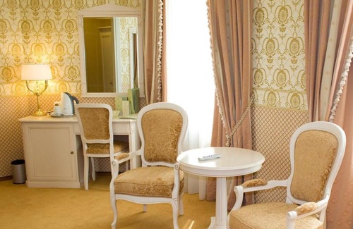 Sukhinovka Hotel | Budget-Friendly Alleya Grand: Rated 9/10 with Breakfast & Accessibility