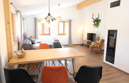 Buchenberg Apartment | Allgäu Hütten Loft: Oceanfront Escape with Terrace
