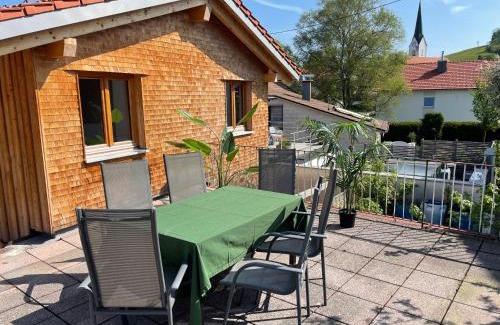 Buchenberg Apartment | Allgäu Hütten Loft: Oceanfront Escape with Terrace