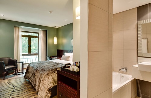 Sekondi-Takoradi Hotel | Inviting Alliance by Eagles: 4-Star Comfort & Amenities