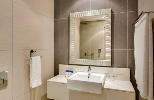 Sekondi-Takoradi Hotel | Inviting Alliance by Eagles: 4-Star Comfort & Amenities