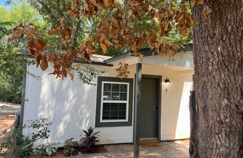 Athens Cabin | Discover Allie Rose Cabin 2: Family-Friendly & Pet Welcoming