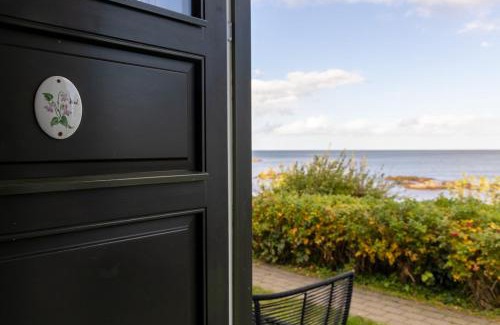 Allinge Hotel | Allinge Badehotel: Oceanfront Retreat with Top Amenities
