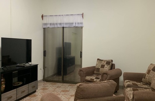 Leon House | Discover Allison's Place in Leon: Family-Friendly Retreat