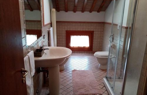Montebello Vicentino Hotel | Discover Alloggi The Towers: Family-Friendly Retreat