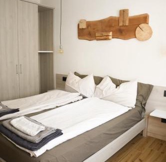 Longarone Apartment | Outstanding Alloggio Casa Talvena: Family-Friendly Retreat