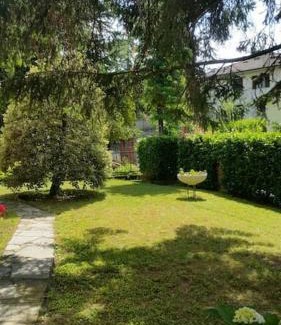 Casaleggio Boiro House | Child-Friendly Retreat at Alloggio il Pino with Kitchenette