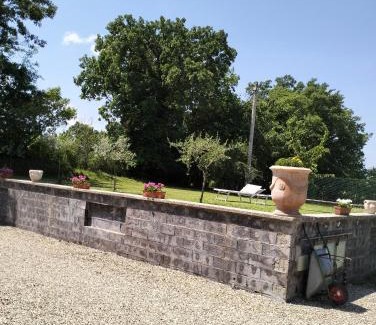 Acquapendente Apartment | Guest Rated 10/10 at Alloggio Le Due Querce Hotel