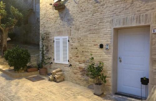 Monte San Pietrangeli Apartment | Alloggio nel Borgo 3a