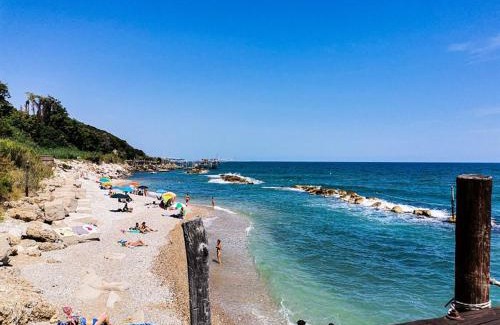 Vallevo Apartment | Experience Oceanfront Bliss at Alloggio sulla Via Verde