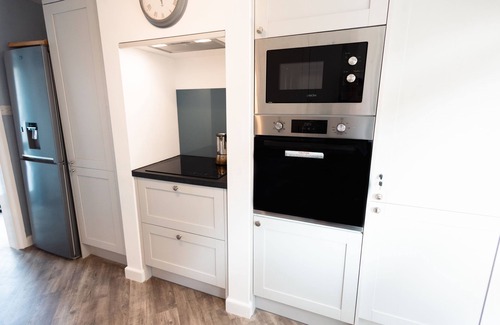 Mudeford Cottage | Pet-Friendly Allseasons Hotel in Central Mudeford, Rated 9.8