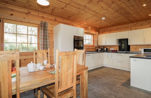 Balnain Cottage | Pet-Friendly Allt Lodge with Open Fire in Drumnadrochit