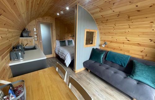 Portree Ski Chalet | Guest Rated: 9.4 at Allt Yelkie Pod Aon, Earlish