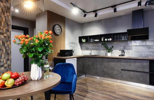Solomjanskyj Apartment | Discover Allurapart Мalahyt: Family-Friendly Getaway