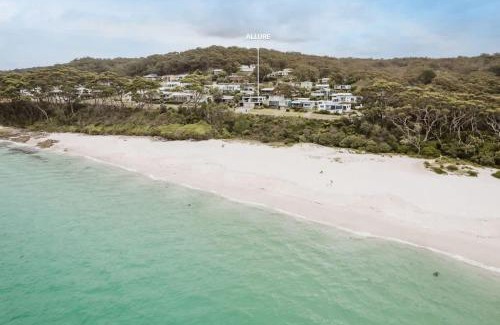 Hyams Beach House | Discover Allure at Hyams: Pet & Child Friendly Retreat