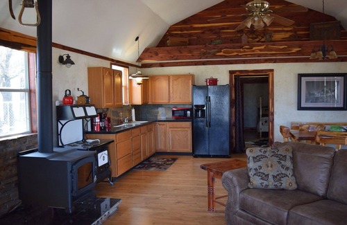 Eastland House | Tranquil Hill Country Retreat with Lake Access & Family Amenities