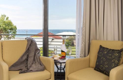 Mollymook Hotel | Oceanfront Allure on Ocean Motel - Guest Rated 9.8/10
