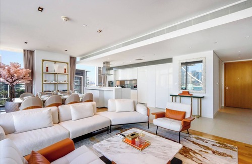 Dubai Apartment | Seaside Escape: 3BR Bluewaters Suite with Pool & Views