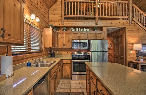 Nisswa Cottage | Cozy Nisswa Cabin on Gull Lake with Fireplace & Kitchen