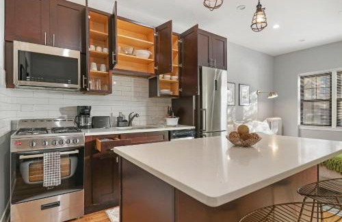 Chicago Apartment | Family-Friendly Apartments in Chicago, IL - Rated 8.5/10